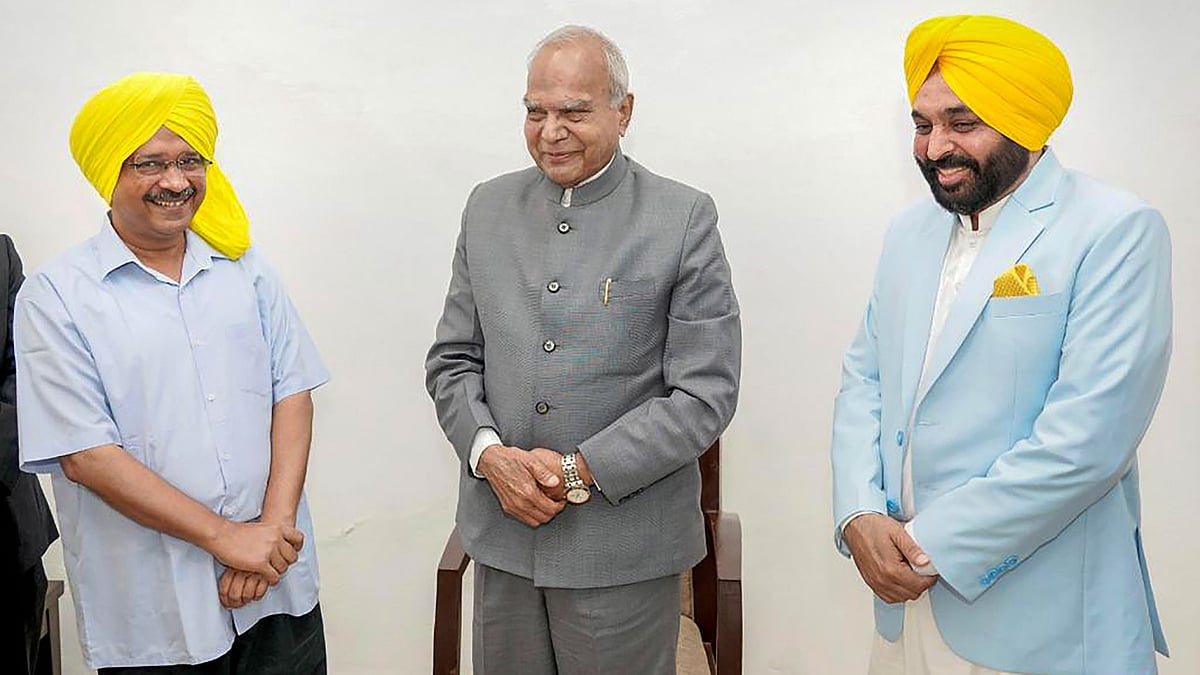<div class="paragraphs"><p>Aam Aadmi Party (AAP) leader <a href="https://www.thequint.com/punjab-elections/aam-aadmi-party-bhagwant-mann-punjab-state-assembly-elections-results-votes-seats">Bhagwant Mann</a> took oath as the 17th chief minister of Punjab on Wednesday, 16 March, at Khatkar Kalan, the ancestral village of freedom fighter Bhagat Singh, becoming the first non-Congress, non-Akali CM of the state.</p></div>