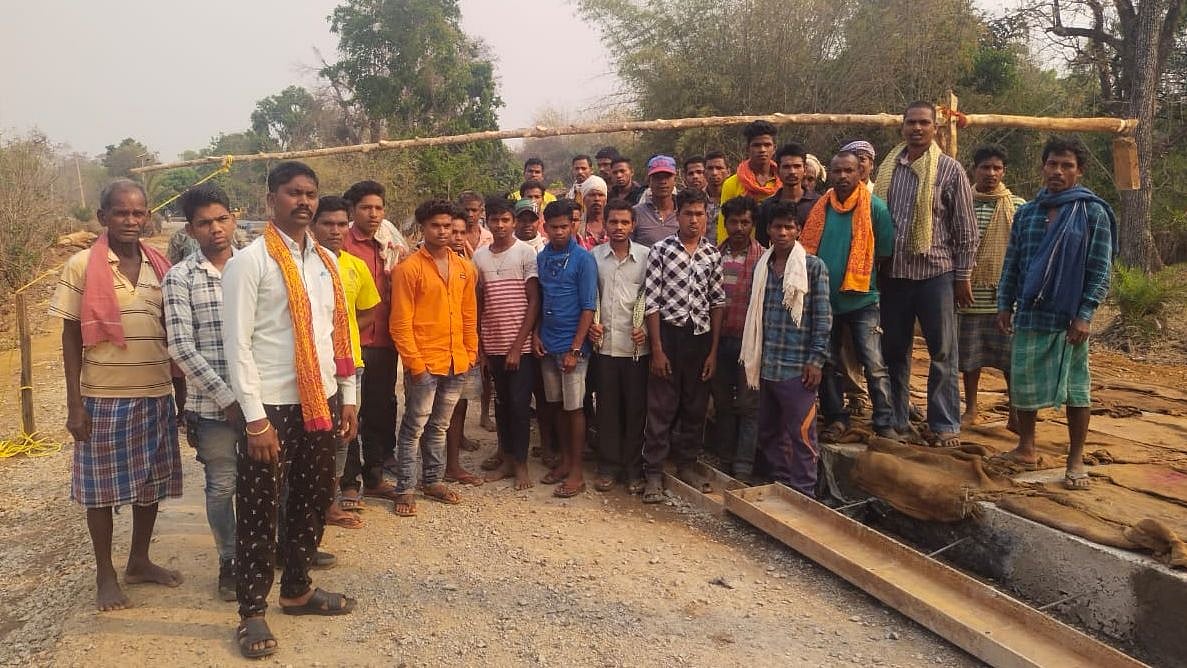 <div class="paragraphs"><p>Hundreds of tribals have been staging a protest against the iron ore mining in the Rowghat hills, claiming that it is illegal.</p></div>