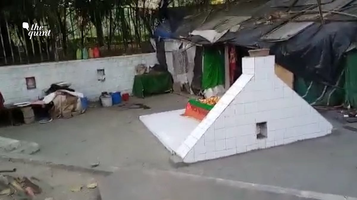 <div class="paragraphs"><p>Locals told Delhi Police that the structure may have been there for around 40-45 years.</p></div>