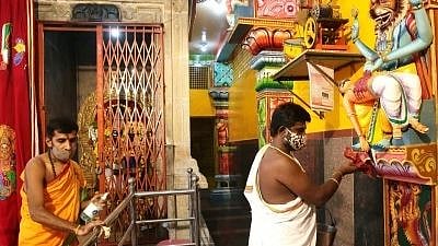 <div class="paragraphs"><p>Karnataka Hindu Janajagruti Samiti wants non-Hindu shopkeepers removed from near temples. </p></div>