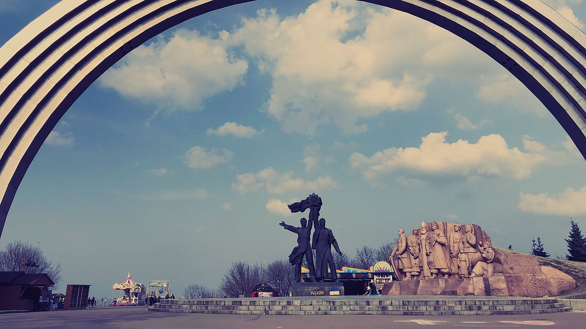 <div class="paragraphs"><p>A bronze statue shows a Russian and a Ukrainian worker joining hands to hold up the Soviet Order of Friendship of People.</p></div>