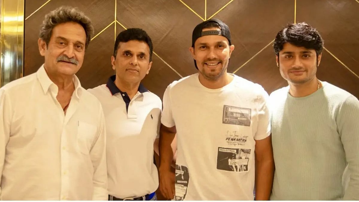 <div class="paragraphs"><p>Randeep Hooda with Mahesh Manjrekar, who will direct the biopic 'Swatantra Veer Savarkar'.</p></div>