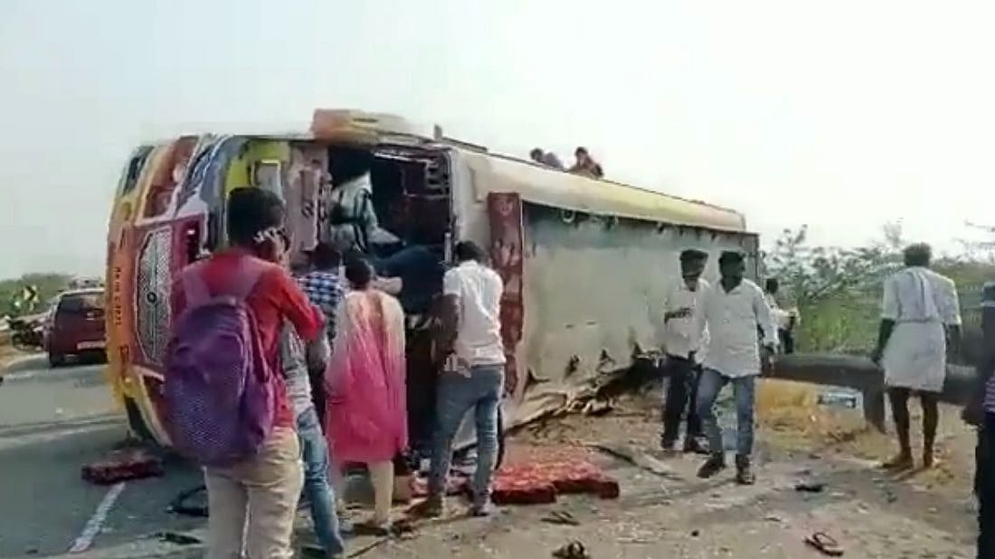 <div class="paragraphs"><p>As many as 8 persons were killed and 25 seriously injured after a private bus they were travelling in turned turtle in Palavalli Katte village near Pavagada town in Tumakuru district of Karnataka on Saturday, 19 March.<br></p></div>