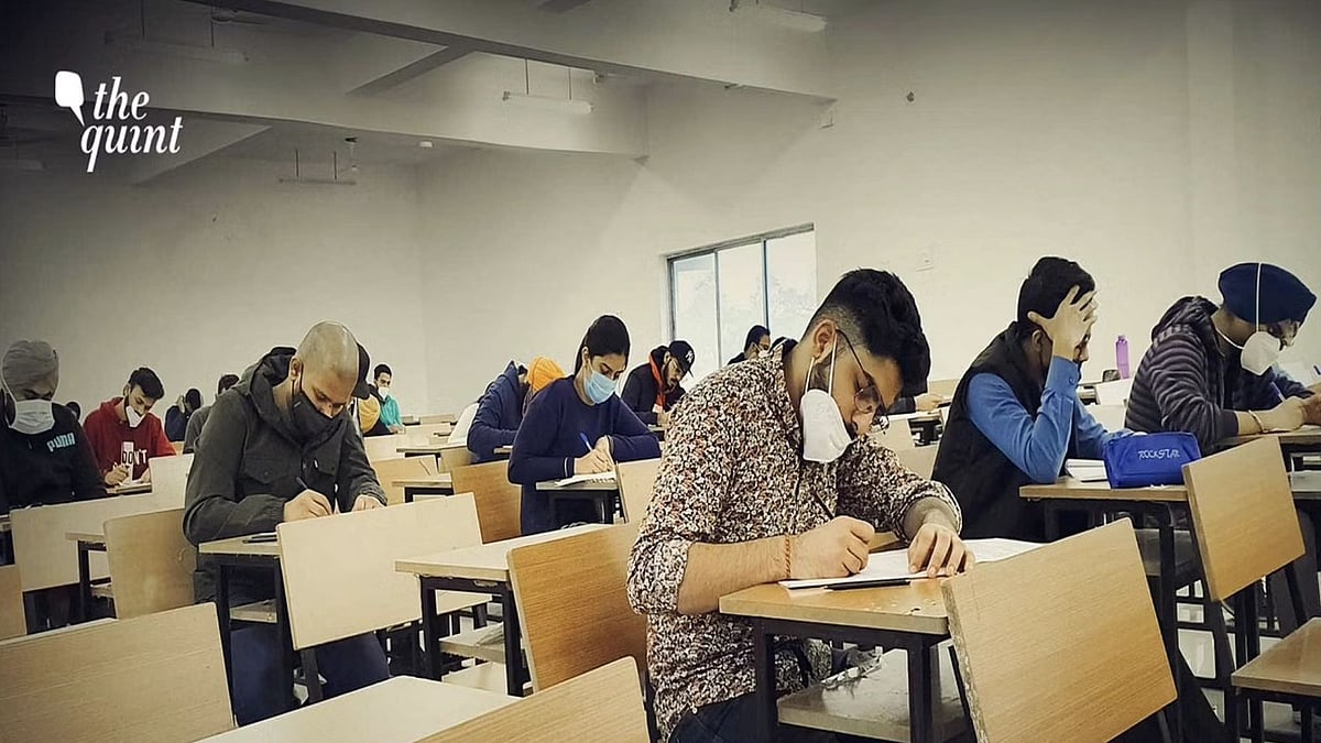 <div class="paragraphs"><p>Students seeking admissions in engineering and technology UG courses will have to mandatorily take up Maths and Physics at the high school level, the All Indian Council for Technical Education (AICTE) said on 29 March, Tuesday.</p></div>