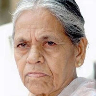 <div class="paragraphs"><p>Mallu Swarajyam dies at 91. </p></div>