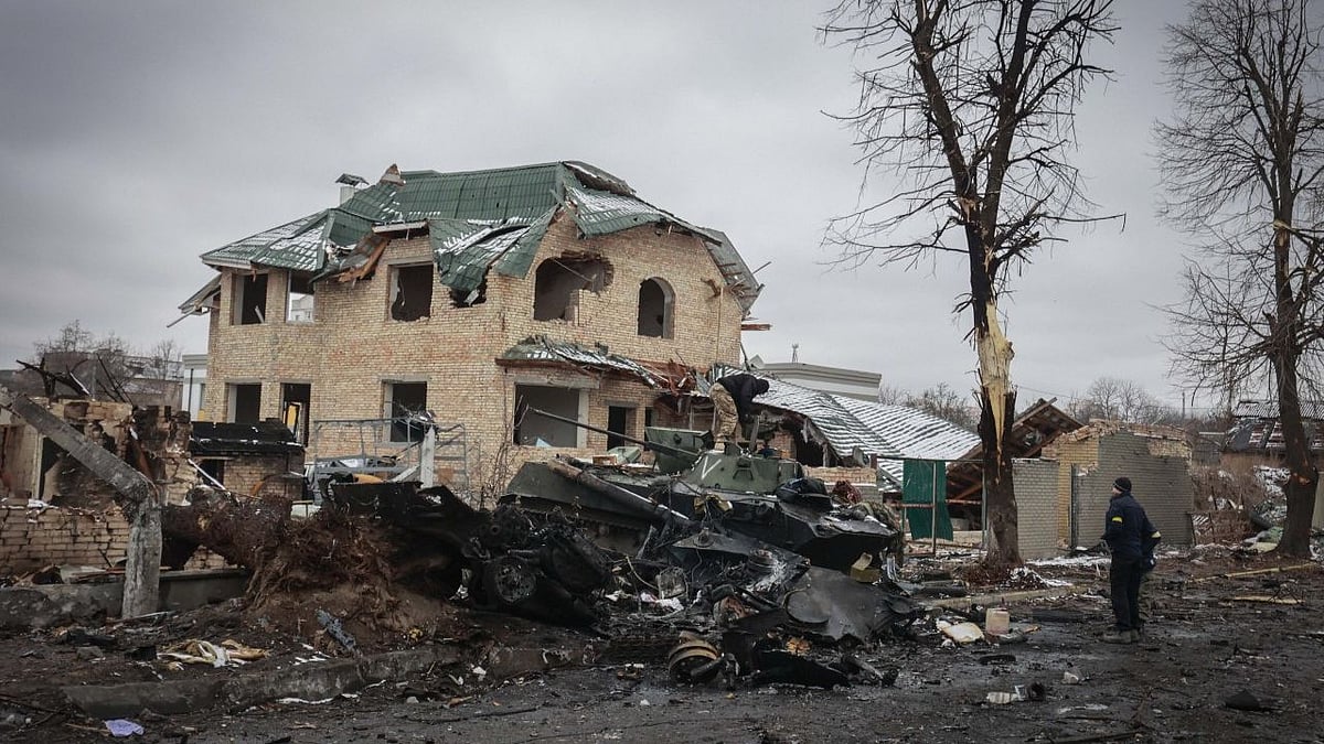 <div class="paragraphs"><p>Catch all the live updates on the Russia-Ukraine war here.</p></div>