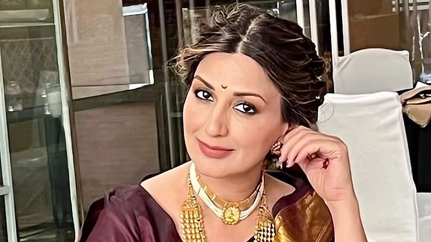 <div class="paragraphs"><p>Sonali Bendre has returned to work with <em>DID Li'l Masters</em>.</p></div>