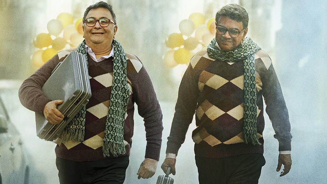 <div class="paragraphs"><p>Rishi Kapoor and Paresh Rawal in the poster for <em>Sharmaji Namkeen.</em></p></div>