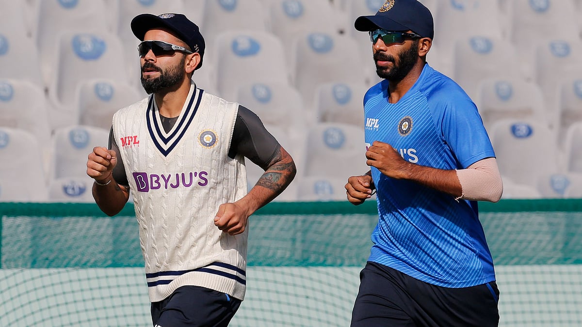 <div class="paragraphs"><p>Virat Kohli and Jasprit Bumrah in training in Mohali</p></div>