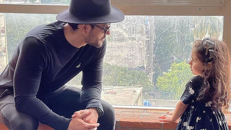 <div class="paragraphs"><p>Kunal Kemmu says his daughter has not watched any of his films.</p></div>