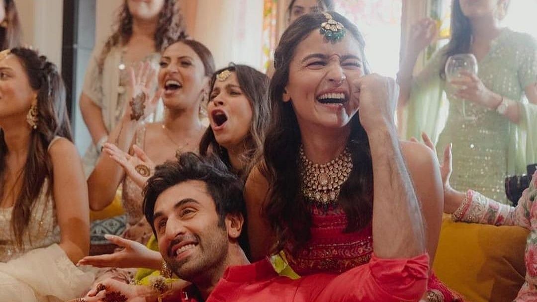 <div class="paragraphs"><p>Actors Alia Bhatt and Ranbir Kapoor.</p></div>
