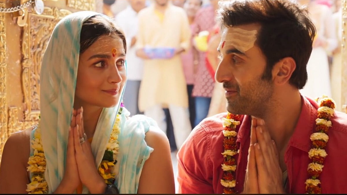 <div class="paragraphs"><p>What do the paps know about the Ranbir-Alia wedding?</p></div>