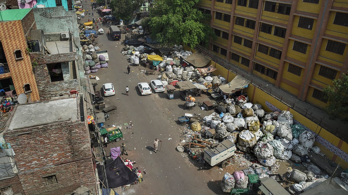 <div class="paragraphs"><p>View of a neighbourhood in Jahangirpuri, after clashes broke out between two communities during a Hanuman Jayanti procession.</p></div>