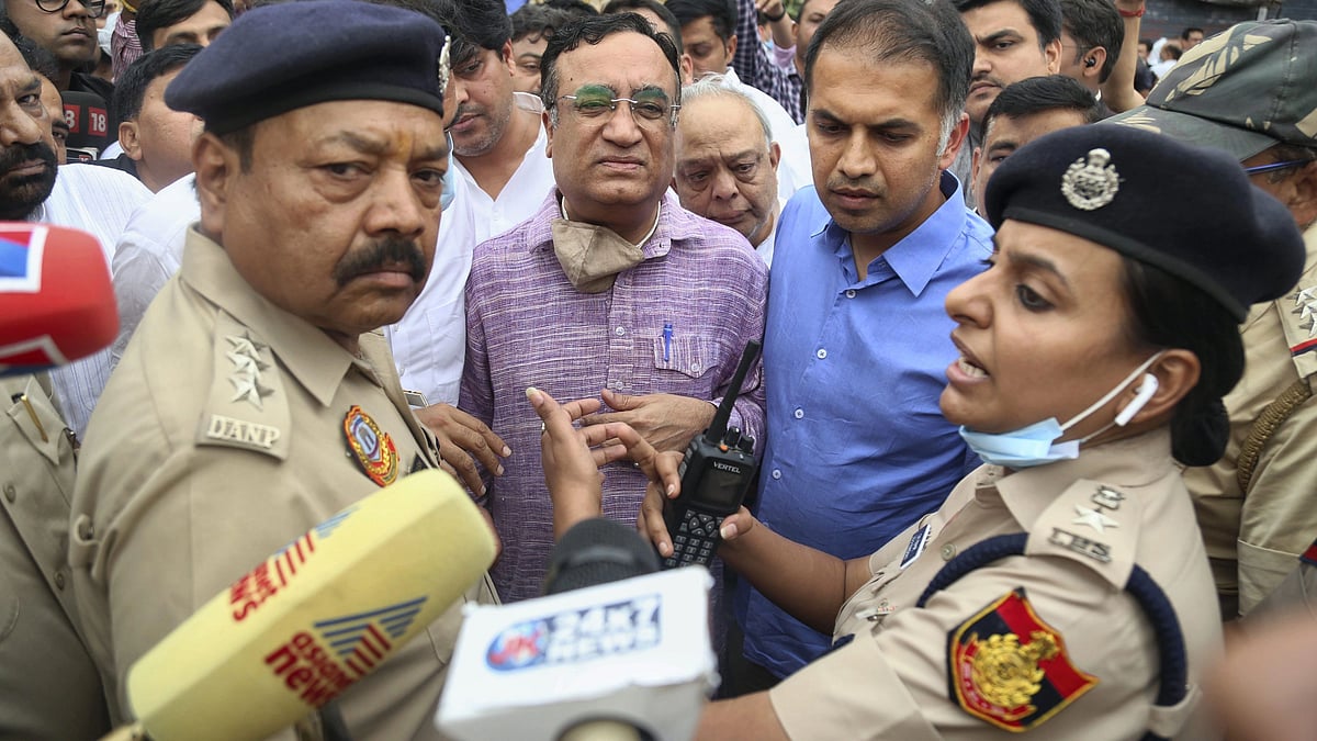 <div class="paragraphs"><p>A Congress delegation comprising 15 leaders, including former Union minister Ajay Maken, MP Shakti Singh Gohil and Delhi Congress chief Anil Chaudhary, visited Jahangirpuri on Thursday.</p></div>
