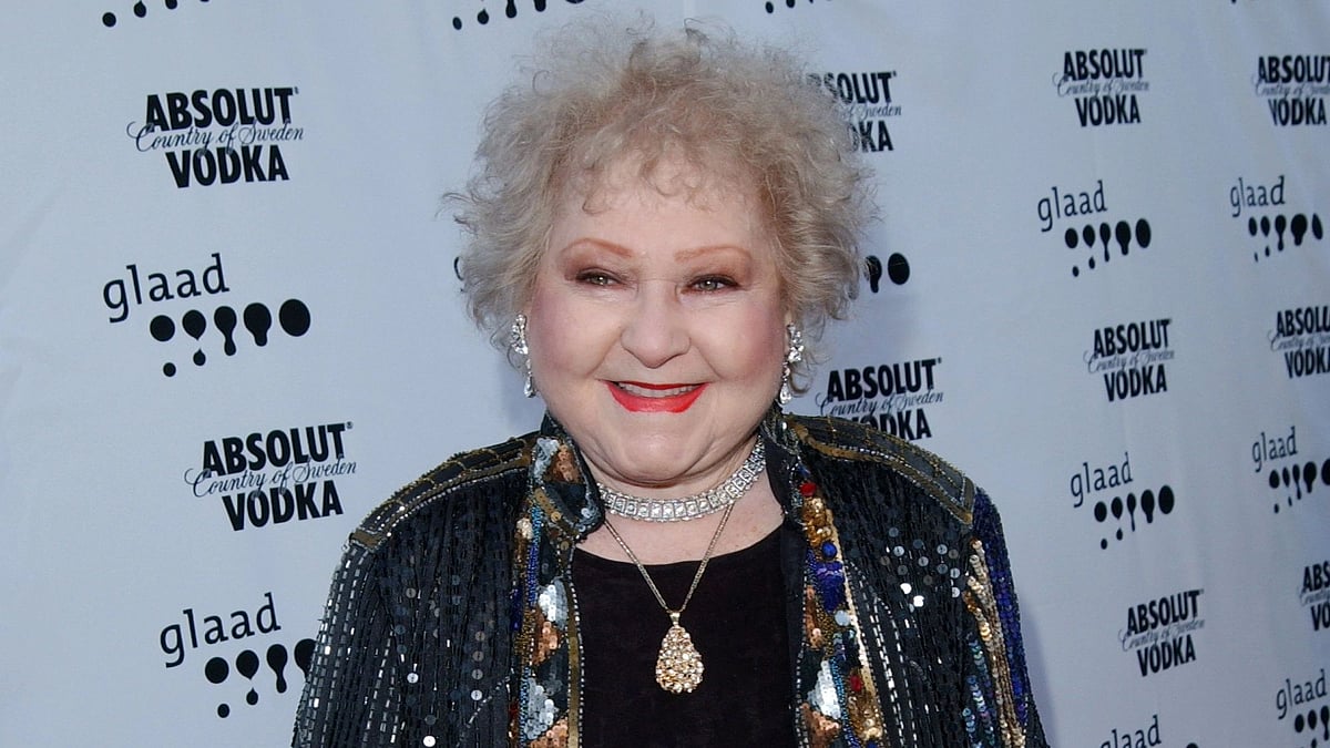 <div class="paragraphs"><p>Veteran actor Estelle Harris has passed away.</p></div>