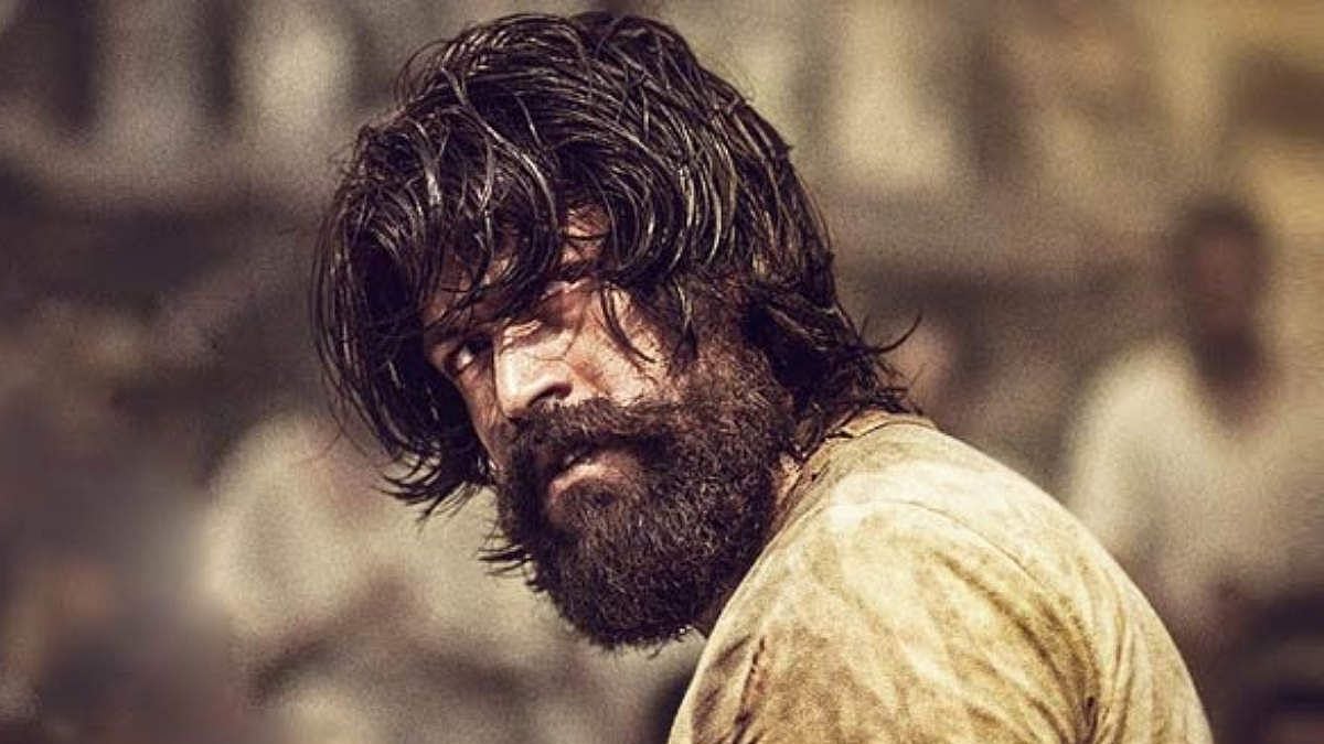 <div class="paragraphs"><p>Can you imagine any other look of Yash in KGF?</p></div>