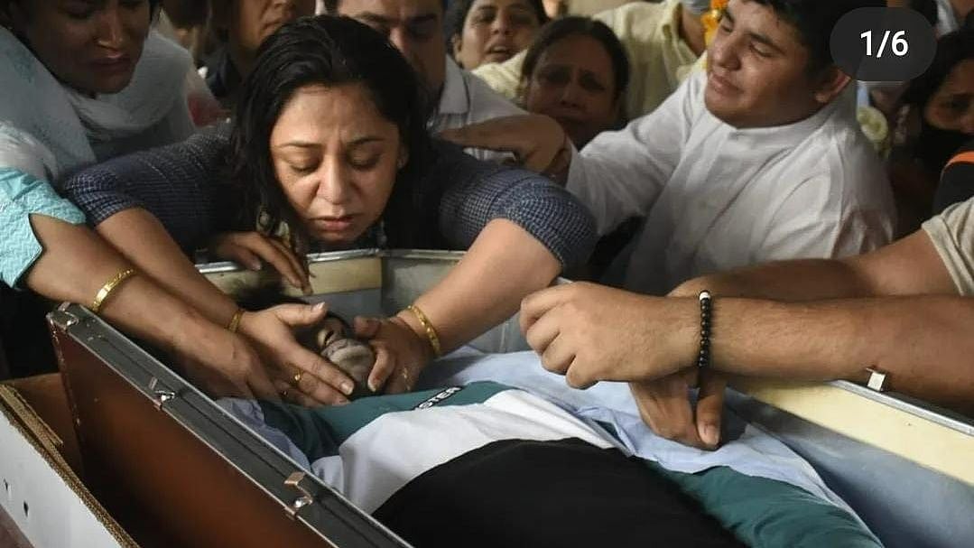 <div class="paragraphs"><p>The last rites of Kartik Vasudev, the Indian student who was shot dead in Canada's Toronto, were conducted in Uttar Pradesh's Ghaziabad on Saturday, 16 April. </p></div>