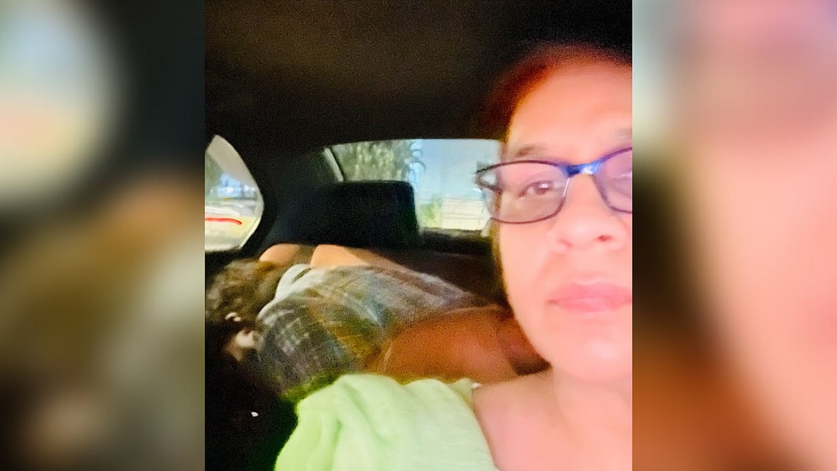 <div class="paragraphs"><p>Priya Singh waits in the front seat while her cab driver performs&nbsp;</p></div>