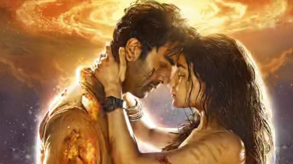 <div class="paragraphs"><p>Ranbir Kapoor and Alia Bhatt in <em>Brahmastra.</em></p></div>