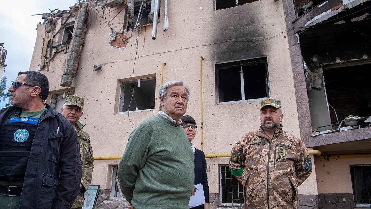 <div class="paragraphs"><p>The strike rocked the Ukrainian capital, sending emergency vehicles dashing towards a residential area in the western part of the centre.</p></div>