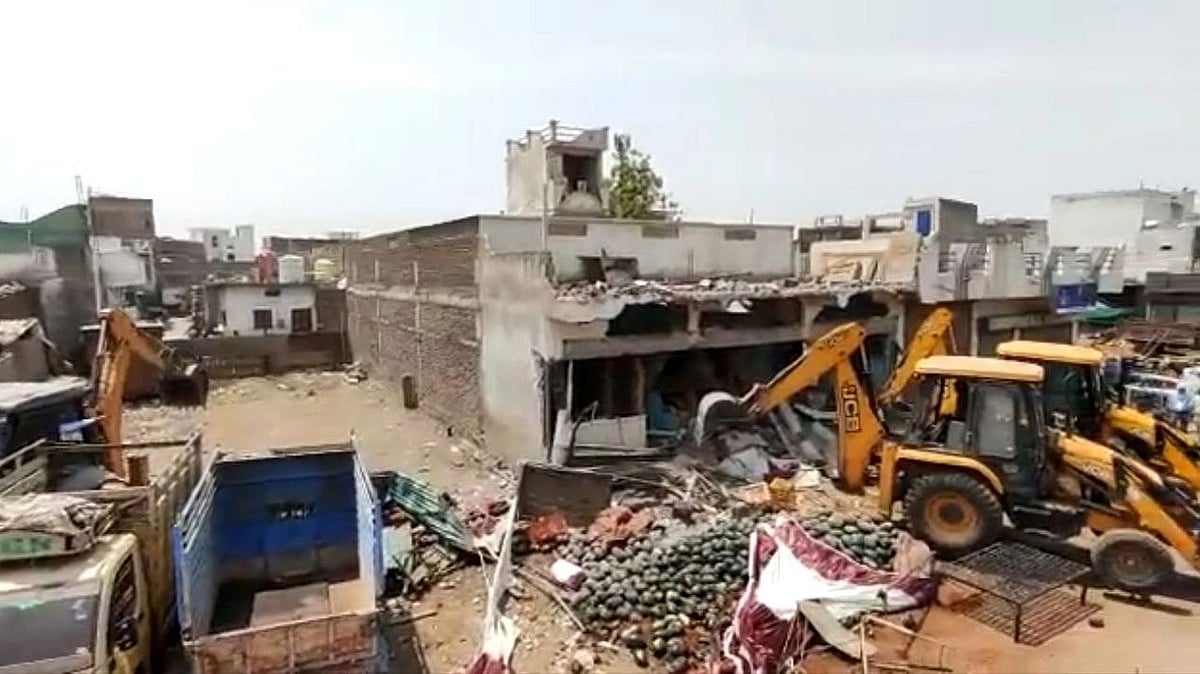 <div class="paragraphs"><p>A month after <a href="https://www.thequint.com/news/india/stone-pelting-arson-vandalism-mp-khargone-ram-navami-procession">communal clashes</a> broke out in Madhya Pradesh's Khargone, the state administration has transferred the district collector, Superintendent of Police (SP) and Additional Superintendent of Police (ASP).</p></div>