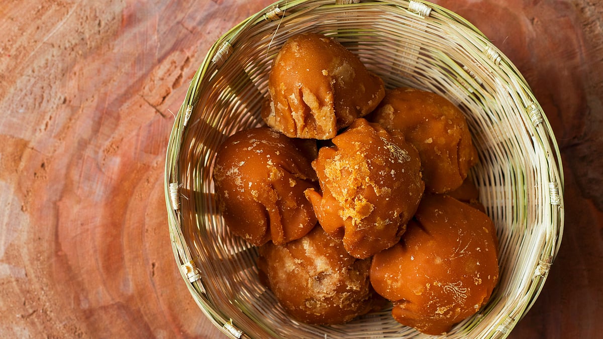 <div class="paragraphs"><p>The benefits of jaggery or <em>gur</em>, over white sugar, are becoming more evident.</p></div>