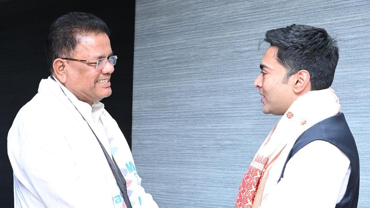 <div class="paragraphs"><p>Ripun Bora joined the All India Trinamool Congress (TMC) on Sunday, 17 April.</p></div>