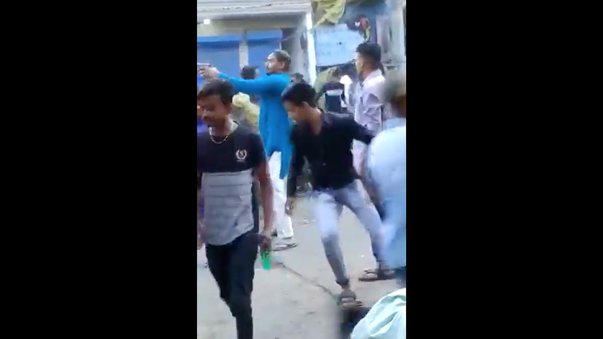 <div class="paragraphs"><p>The Delhi Police, on Monday, 18 April, arrested a 28-year-old man, who was seen purportedly firing a gun in a video of the <a href="https://www.thequint.com/news/india/two-days-after-clashes-stones-pelted-at-police-team-in-delhis-jahangirpuri#read-more">violence in Delhi's Jahangirpuri</a> during a Hanuman Jayanti procession.</p></div>