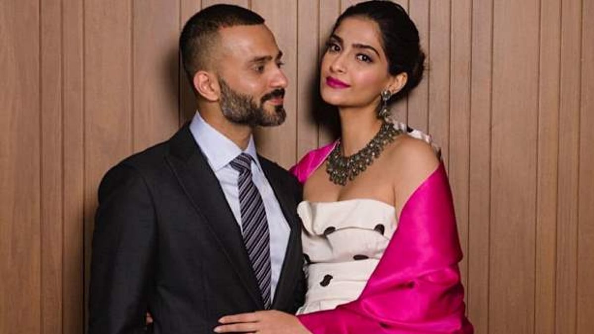 <div class="paragraphs"><p>Sonam Kapoor-Anand Ahuja</p></div>