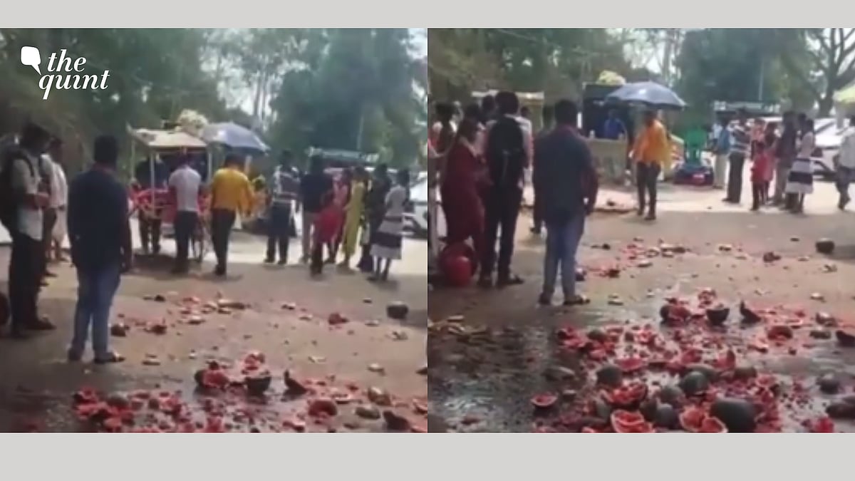 <div class="paragraphs"><p>Sri Ram Sene members vandalised at least four pushcarts belonging to Muslims in Dharwad district, Karnataka</p></div>