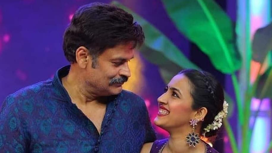 <div class="paragraphs"><p>Naga Babu with daughter Niharika Konidela.</p></div>