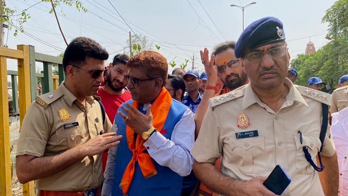 <div class="paragraphs"><p>A day after communal violence broke out in Jahangirpuri,&nbsp;Delhi BJP’s Mandir Prakoshth head raised slogans of ‘Jisko Is Desh Mein Rehna Hoga, Jai Sri Ram Kehna Hoga’.&nbsp;</p></div>