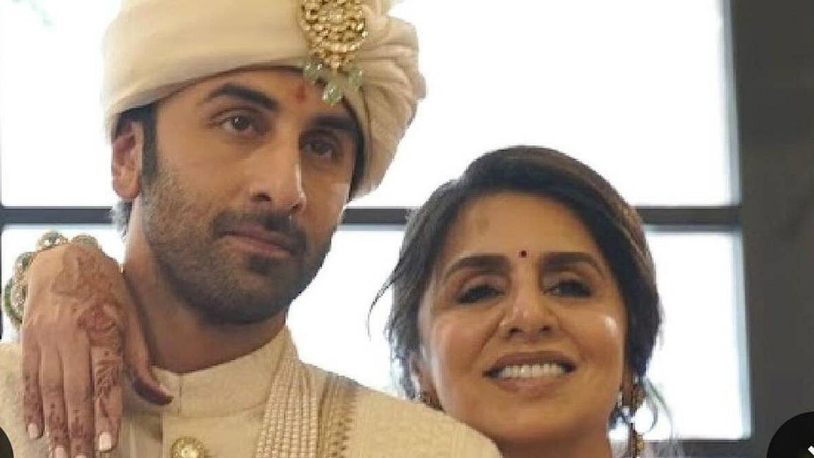 <div class="paragraphs"><p>Neetu Kapoor with Ranbir Kapoor.</p></div>