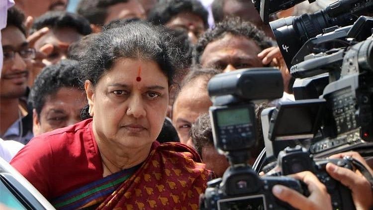 <div class="paragraphs"><p>VK Sasikala at Jayalalithaa's shrine at Marine beach</p></div>