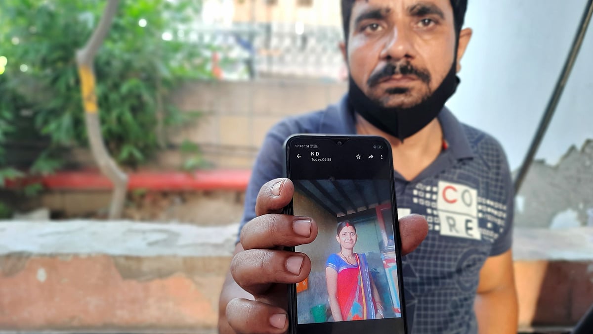 <div class="paragraphs"><p>Families took rounds of the building and hospitals, hoping to locate their family members who were missing. </p></div>