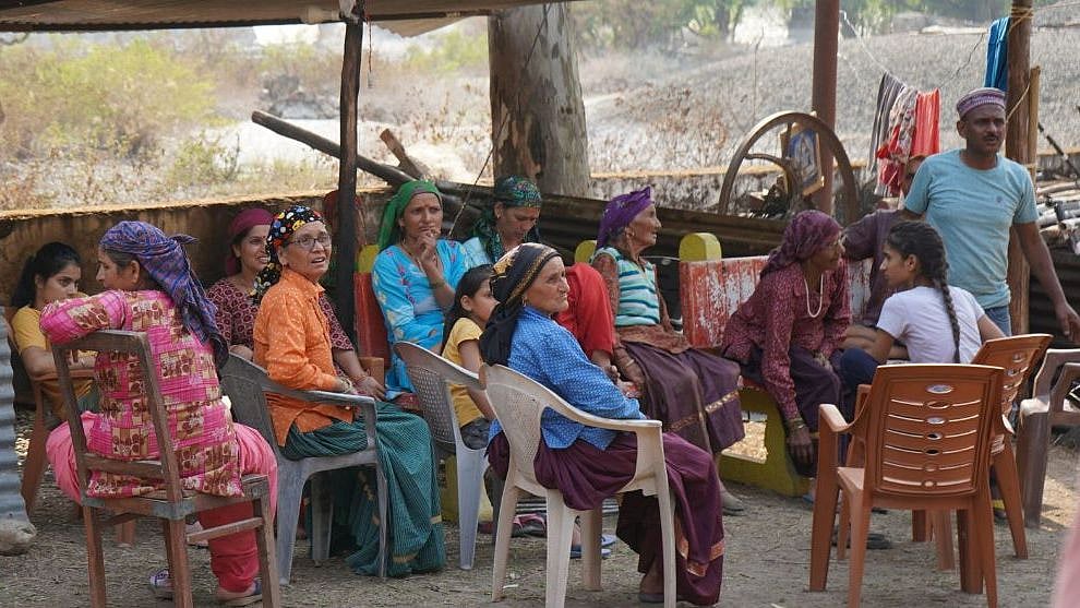 <div class="paragraphs"><p>Displaced people of Lohari, Uttarakhand live in a school because their houses have been submerged. </p></div>