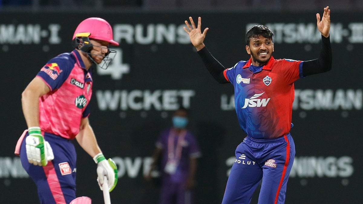 <div class="paragraphs"><p>Chetan Sakariya in action against Rajasthan Royals</p></div>