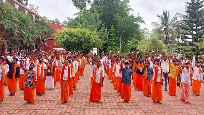 <div class="paragraphs"><p>A case has been registered against 2 BJP MLAs, 1 MLC, a leader of the Bajrang Dal, and a Vishwa Hindu Parishad leader.</p></div>