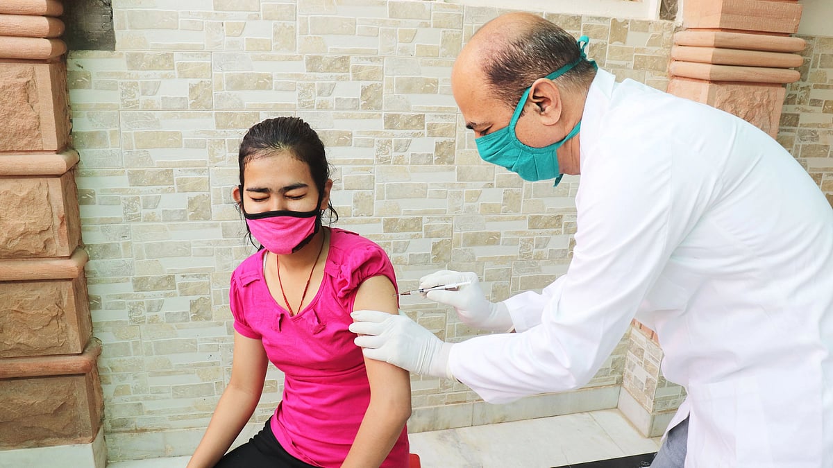 <div class="paragraphs"><p>India on Tuesday, 10 May, recorded a slight dip in COVID-19 cases with 2,288 new infections and 10 deaths due to the disease.</p></div>