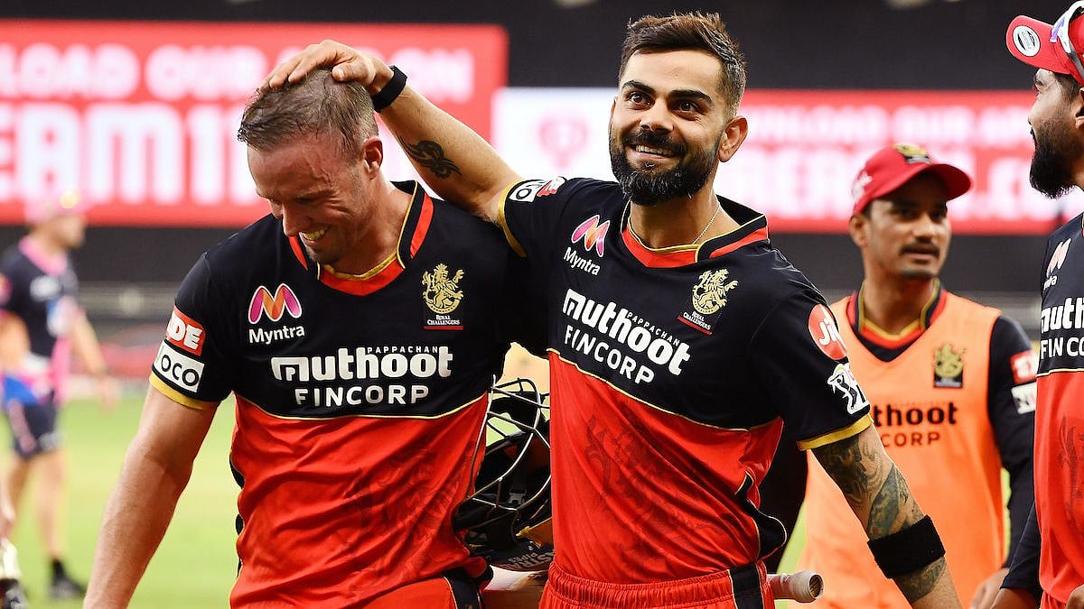 <div class="paragraphs"><p>Cricketers Virat Kohli and AB de Villers post an IPL 2020 match in Dubai.</p></div>