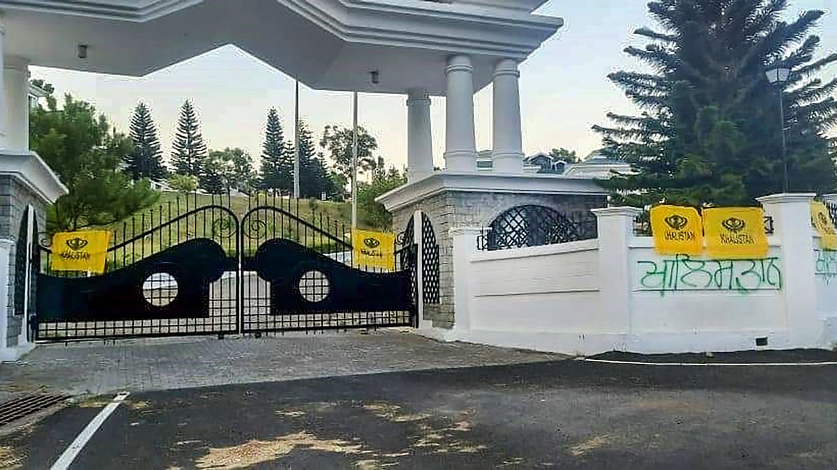 <div class="paragraphs"><p>The Himachal Pradesh Police arrested a man from Punjab for putting up Khalistan flags.</p></div>