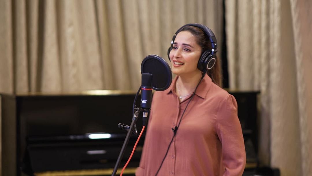 <div class="paragraphs"><p>Madhuri on her 2nd single 'Tu Hai Mera'.</p></div>