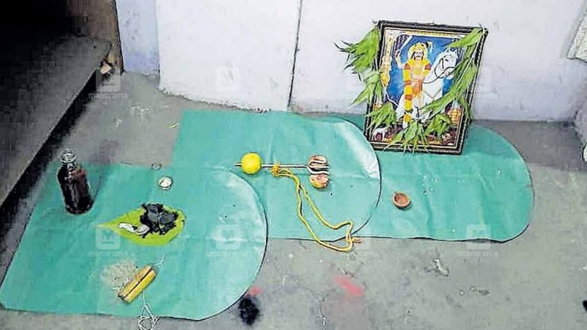 <div class="paragraphs"><p>Burglars perform pooja before looting in Kerala</p></div>