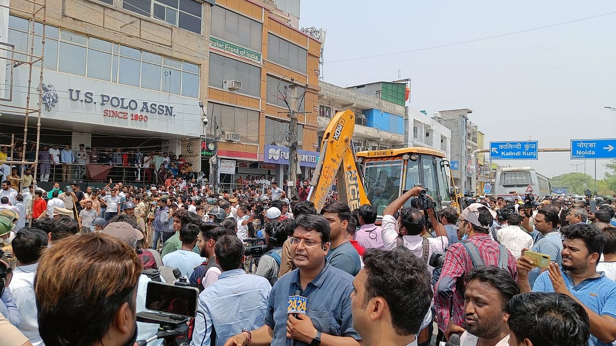 <div class="paragraphs"><p>The Supreme Court on Monday, 9 May, refused to entertain a plea filed by the Communist Party of India (Marxist) against an 'anti-encroachment drive' that had been scheduled in Shaheen Bagh on the same day.</p></div>