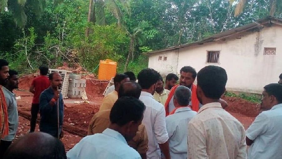 <div class="paragraphs"><p>Miscreants allegedly vandalised a church, in Dakshina Kannada's Kadaba Taluk's Peradka area.</p></div>