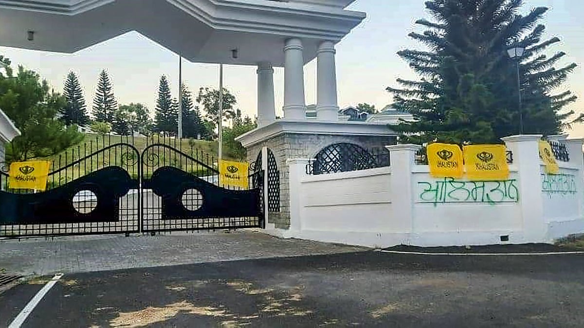<div class="paragraphs"><p>Khalistan flags were tied to the main gates and walls of the Himachal Pradesh Vidhan Sabha complex at Tapovan in Kangra district on Sunday.</p></div>