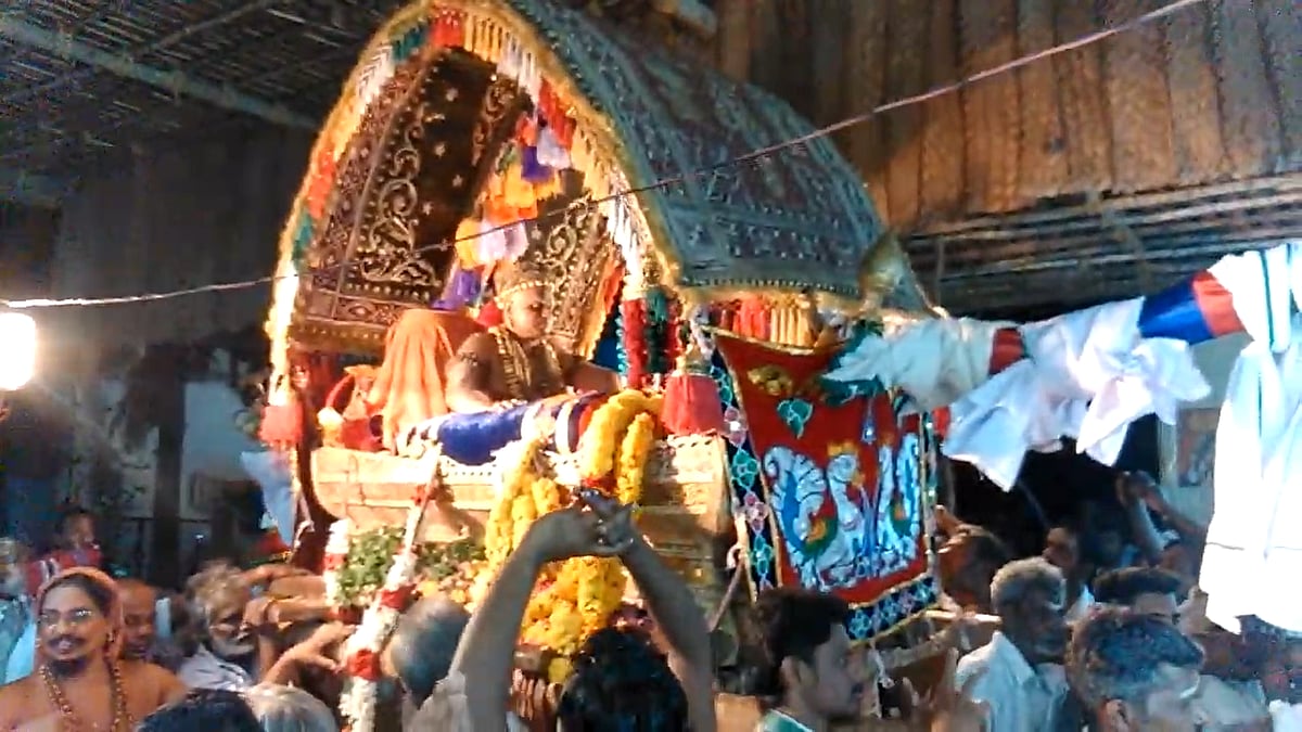 <div class="paragraphs"><p>Mayiladuthurai Dharmapuram Adheenam's&nbsp;<em>Pattina Pravesam&nbsp;</em>ritual.</p></div>