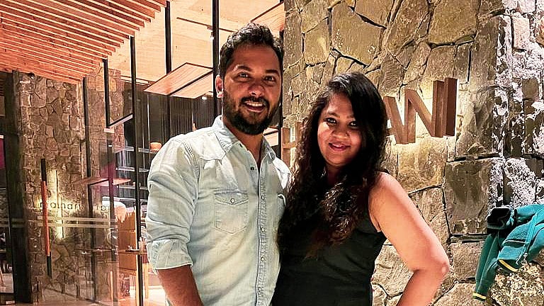 <div class="paragraphs"><p>Kapil and Pooja</p></div>