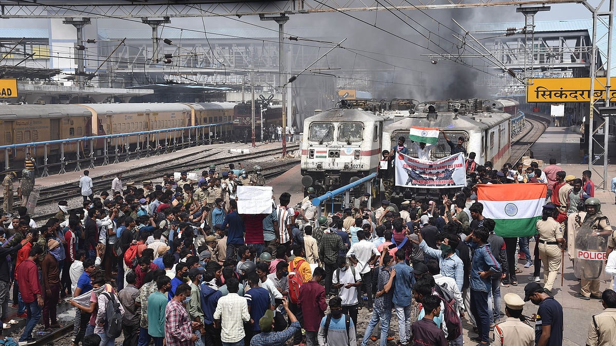 <div class="paragraphs"><p>Protests have escalated over the Centre's new Agnipath scheme.</p></div>
