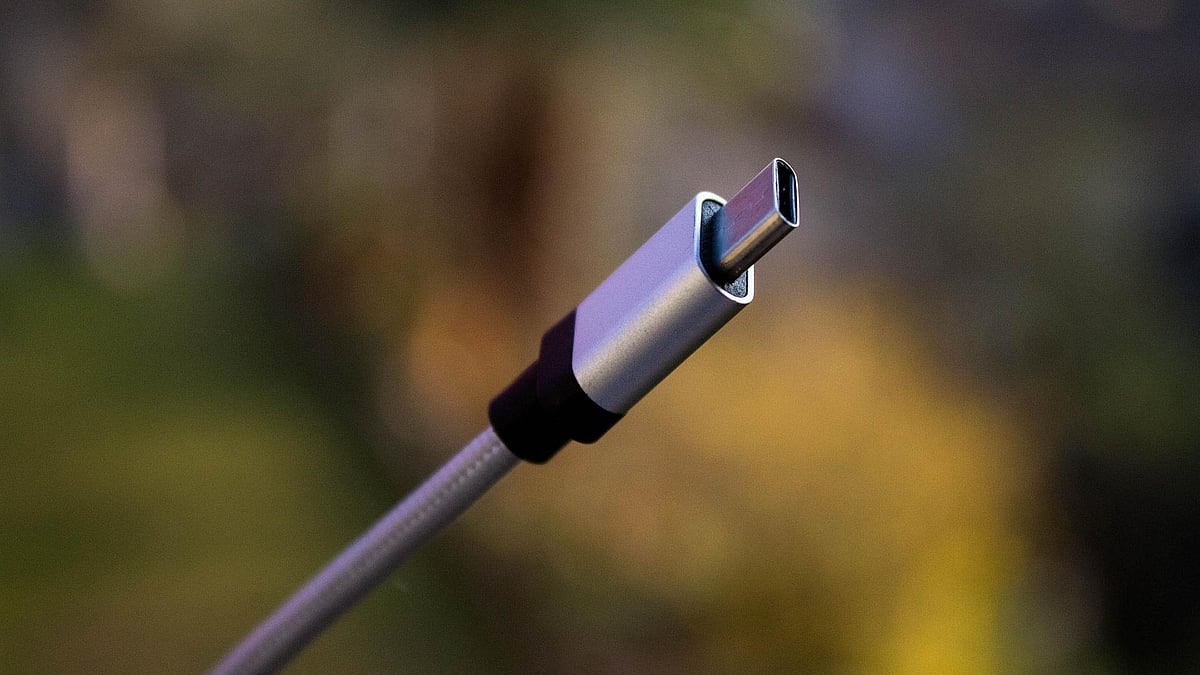<div class="paragraphs"><p>The government will set up expert groups to explore the adoption of common chargers for mobile and all portable electronic devices.</p></div>